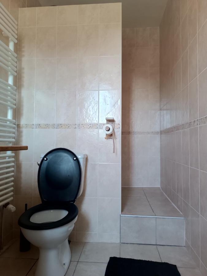 Les Tanalis - Chambres D'Hotes & Gite Gurs Екстер'єр фото