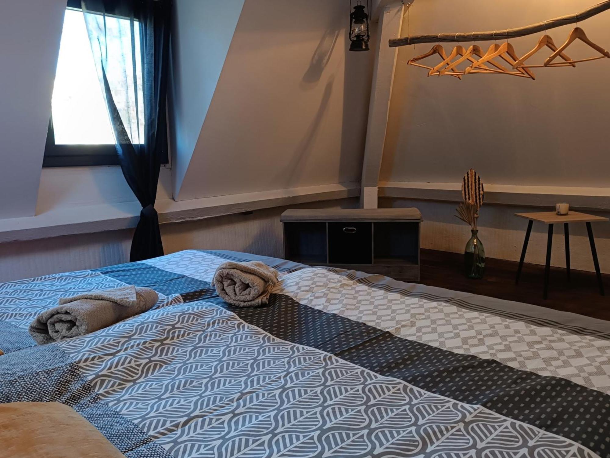 Les Tanalis - Chambres D'Hotes & Gite Gurs Екстер'єр фото