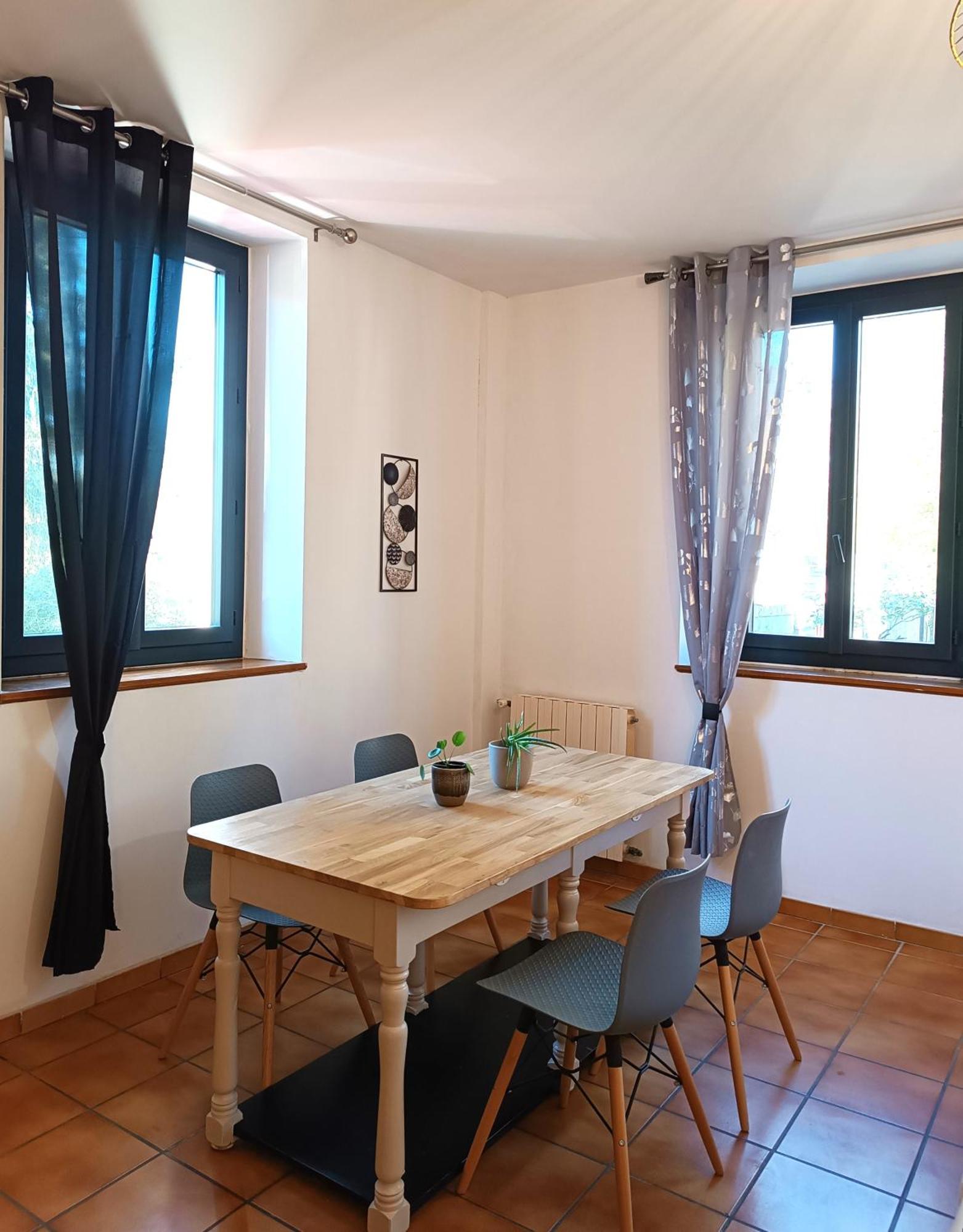 Les Tanalis - Chambres D'Hotes & Gite Gurs Екстер'єр фото